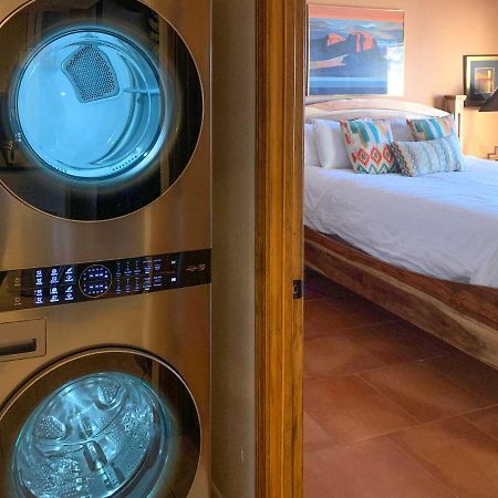 샌타페이 Adobe-Style Abode With Amenities - Walk To Plaza! 아파트 외부 사진